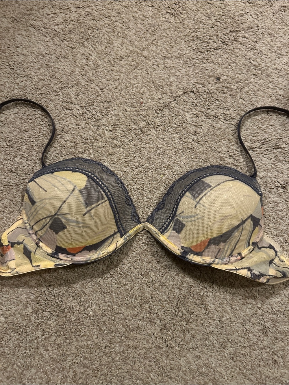 Calvin Klein Yellow & Gray Floral Lace-Trim Push-Up Bra. 36b. Great condition